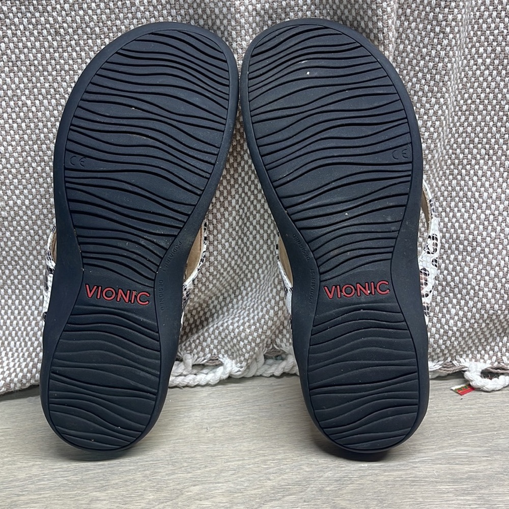 Vionic Dillion Toe Post Sandal 8.5 - Picture 6 of 8